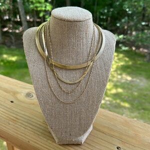 Gold necklaces/chains perfect for stacking ✨